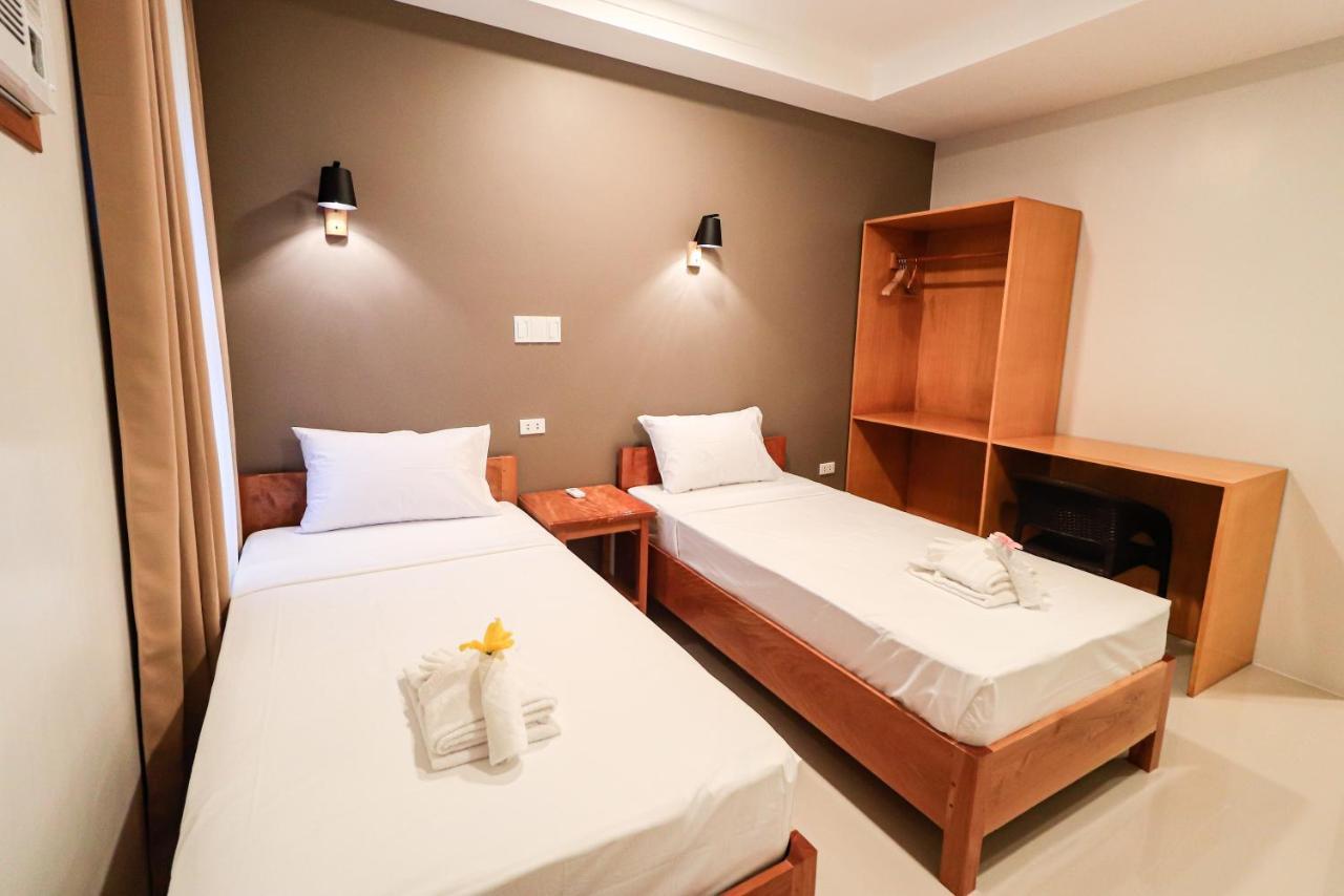Josefina'S Tourist Inn Бусуанґа Екстер'єр фото